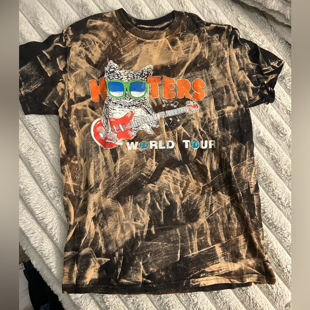Hooters World Tour Shirt